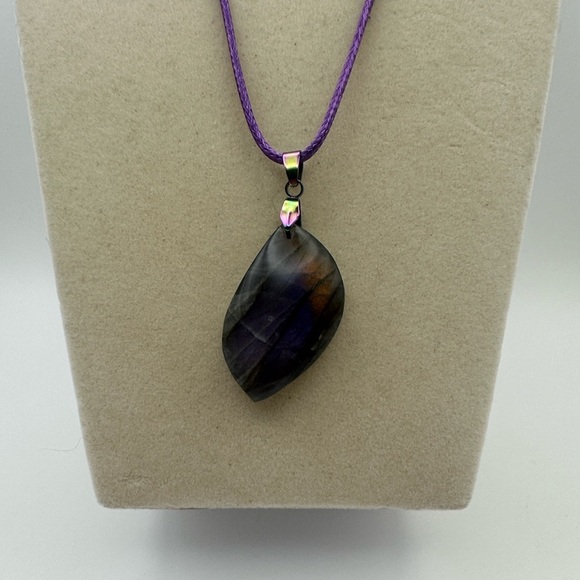 Dark Purple Flash Labradorite Pendant Necklace - Picture 3 of 8
